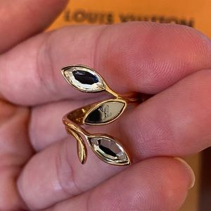 *SOLD Louis Vuitton wishbone ring gold xs